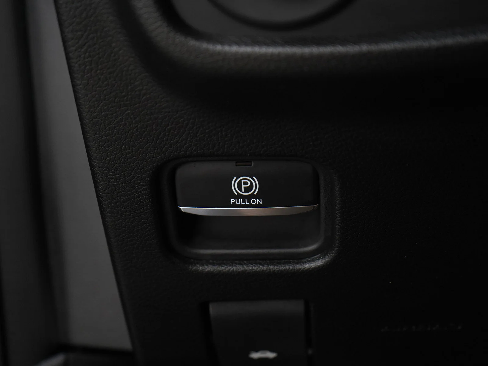 Used 2024 Diamond Black Crystal Pearlcoat Jeep Limited image 28