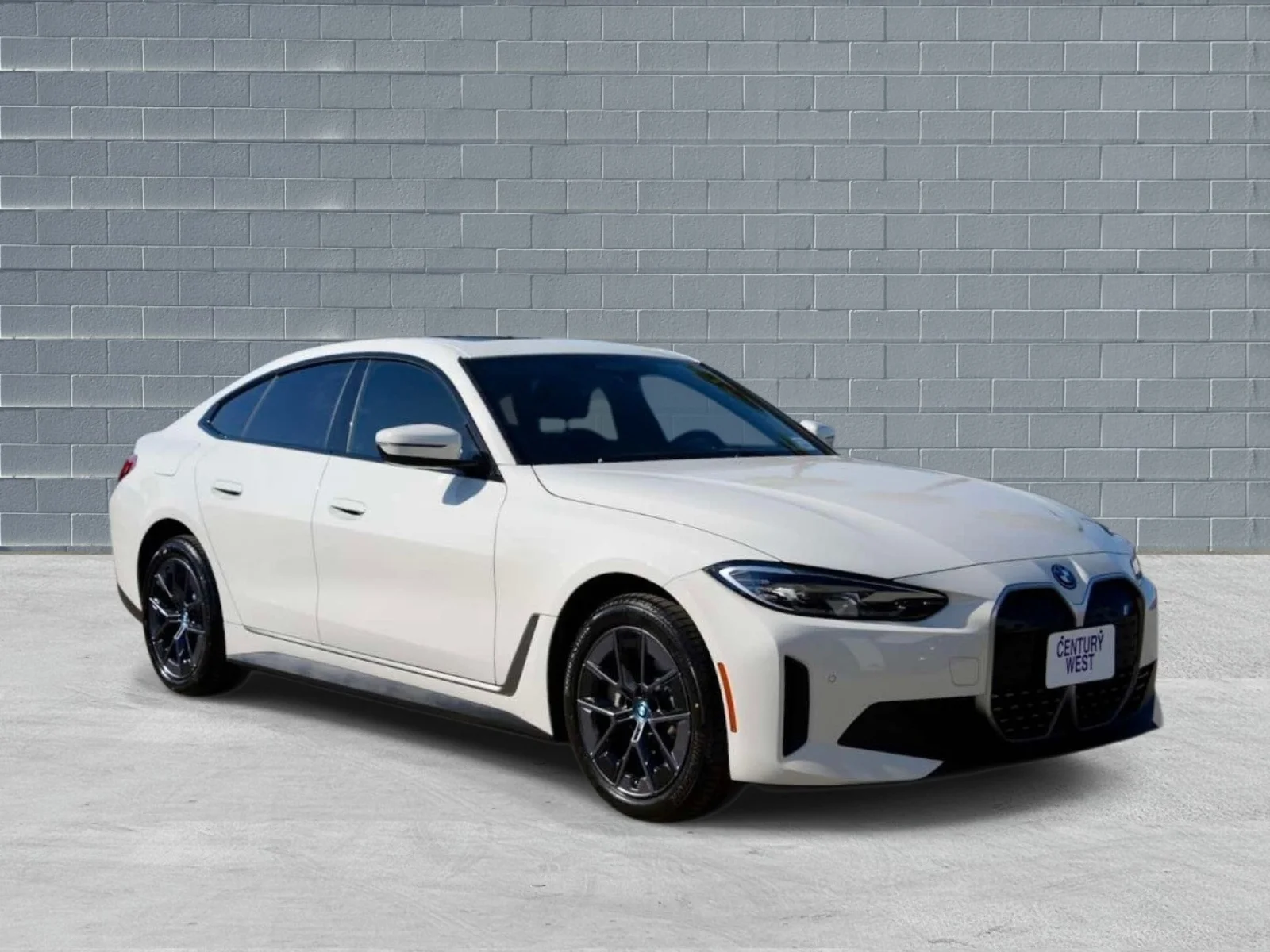 2023 BMW i4 eDrive35's photo