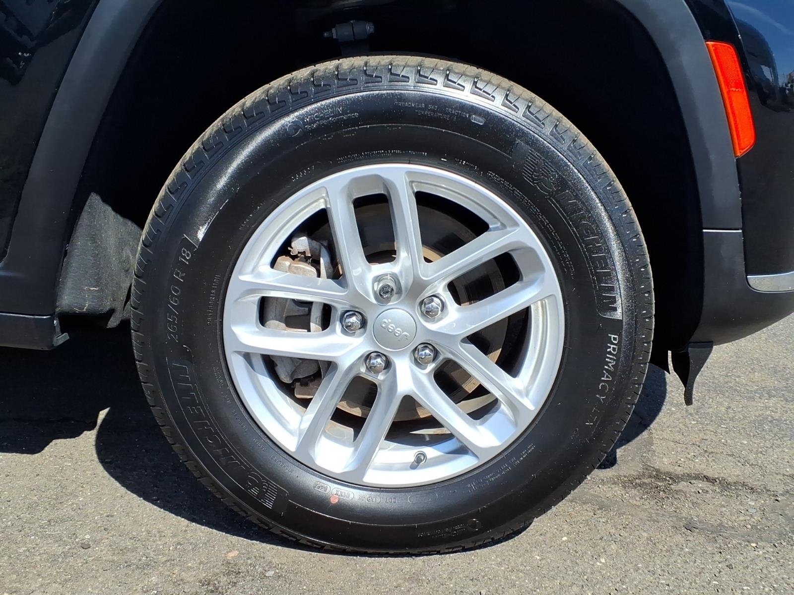 Used 2023 Black Jeep Laredo image 8