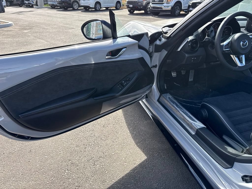 New 2026 Aero Gray Metallic Mazda Club image 8