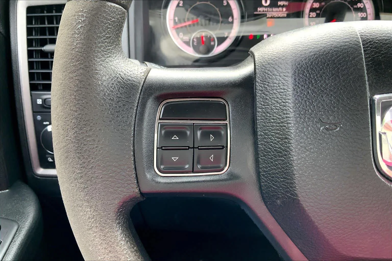Used 2018 Blue Streak Pearlcoat Ram Tradesman image 24