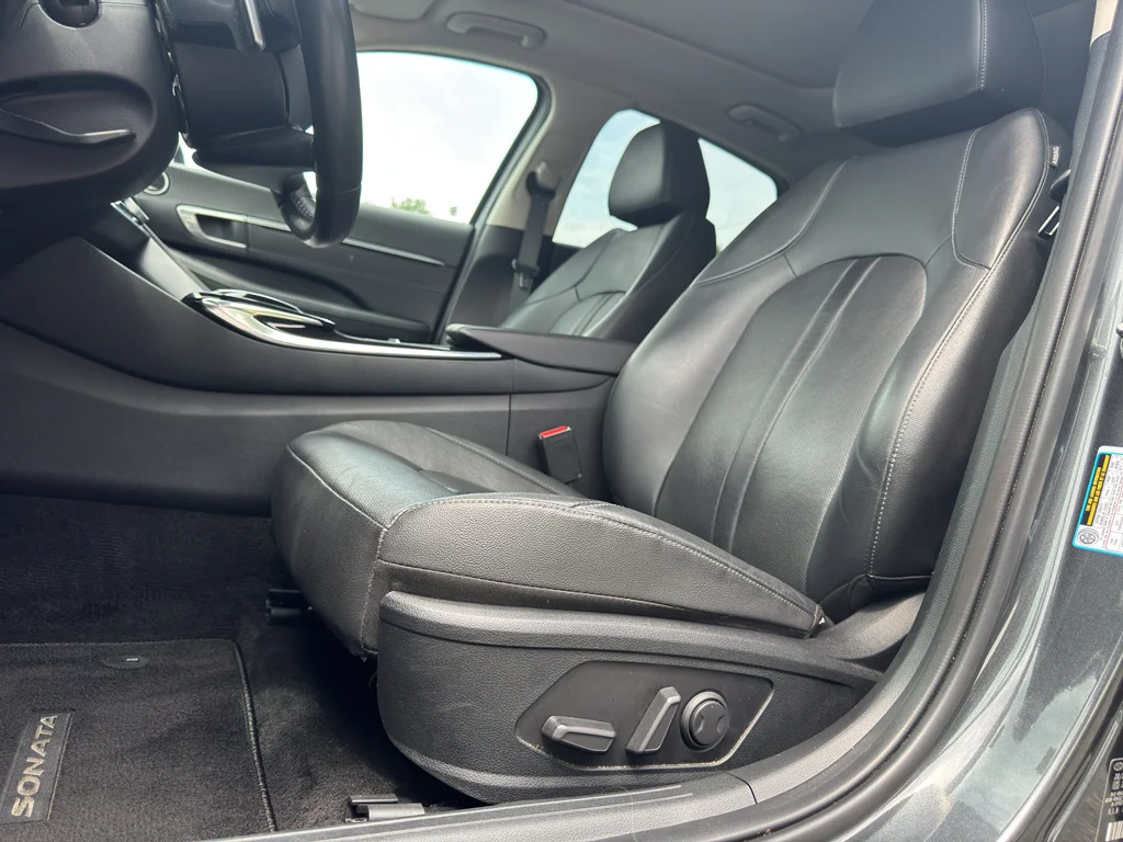 Used 2023 Portofino Gray Hyundai Limited image 12
