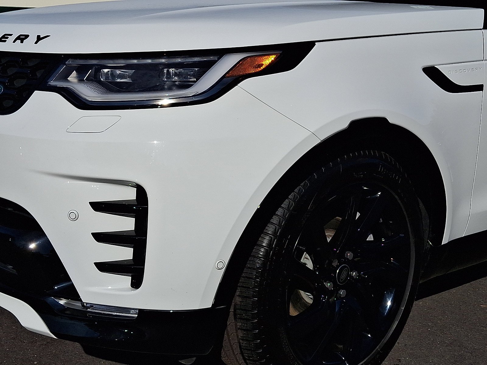 Used 2025 Fuji White   1Aa Land Rover Dynamic SE image 11