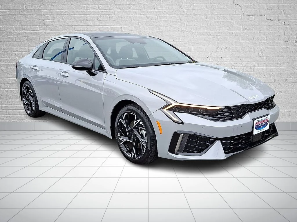 Used 2025 Gray Kia GT-Line image 3