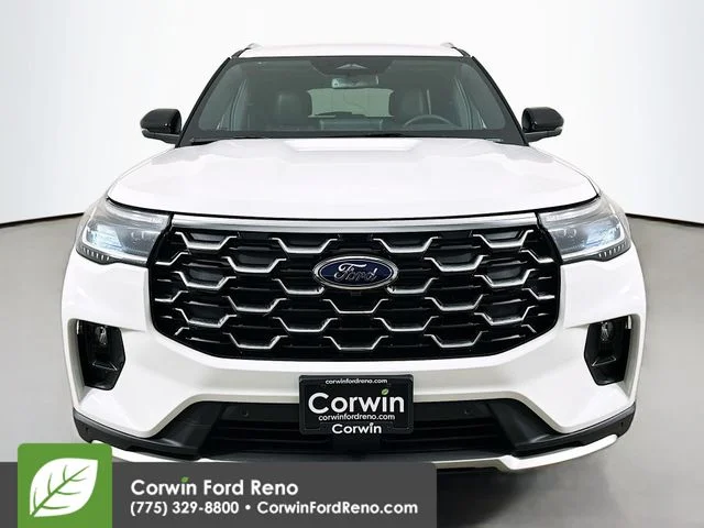 New 2026 Star White Metallic Tri-Coat Ford Platinum image 2