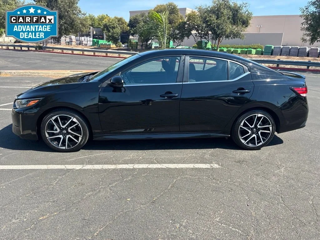 Used 2025 Super Black Nissan SR image 6
