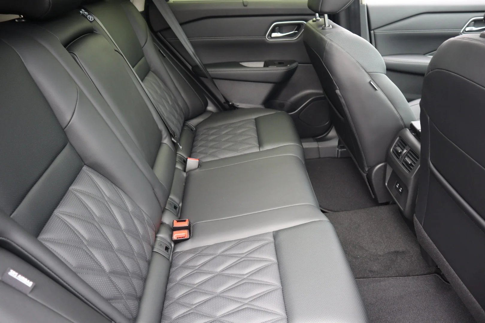 New 2026 Gun Metallic Nissan Platinum image 24