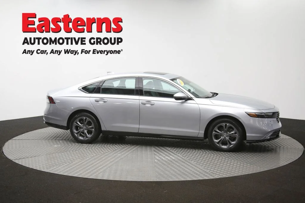 Used 2025 Silver Honda EX-L image 42