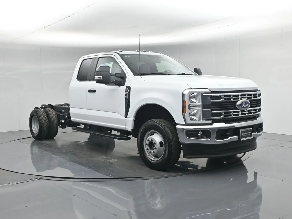 New 2026 Oxford White Ford XL image 52