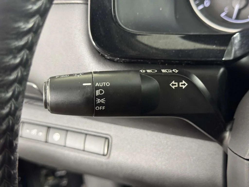 Used 2022 Black Nissan SV image 21