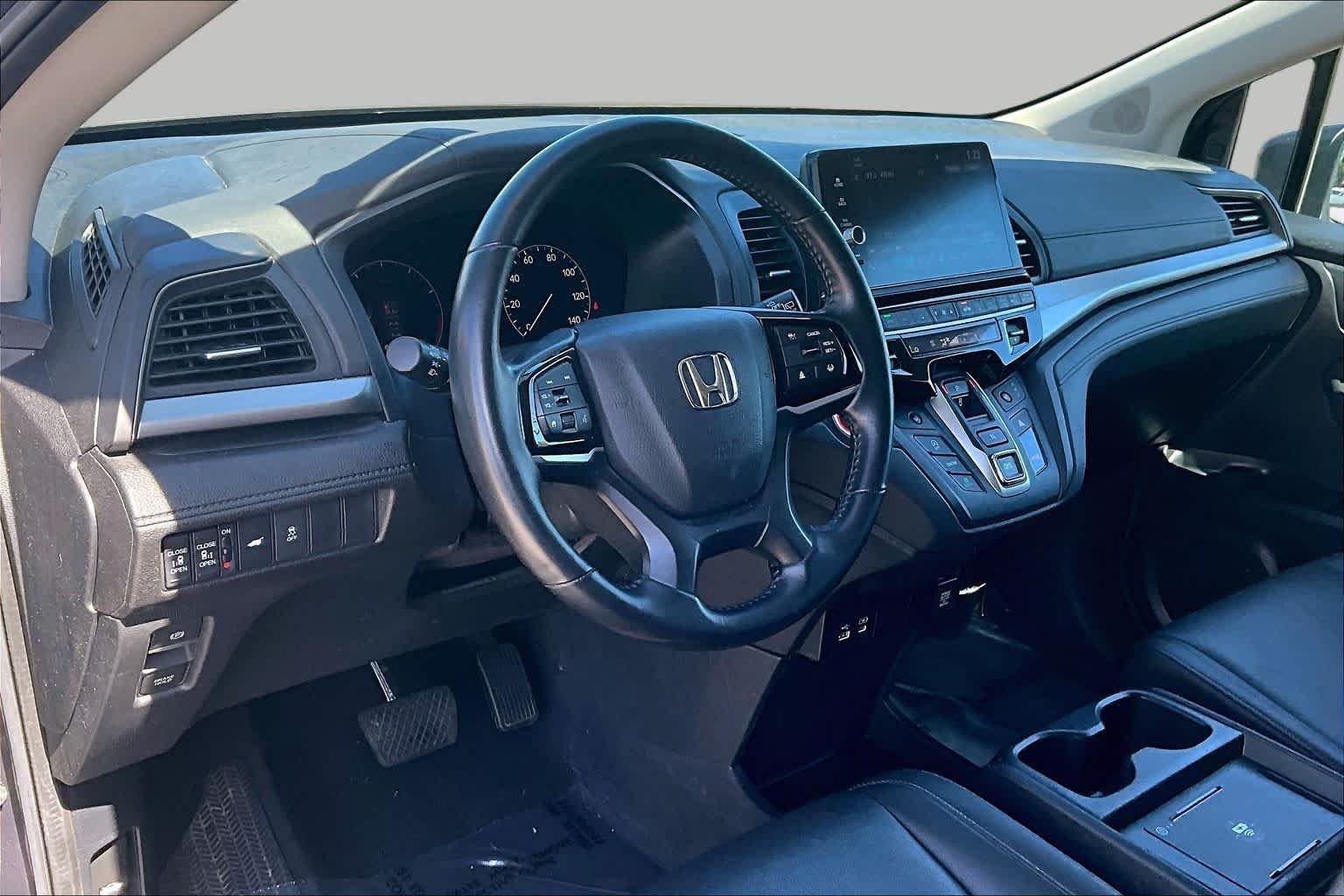 Used 2025 Modern Steel Metallic Honda EX-L image 17