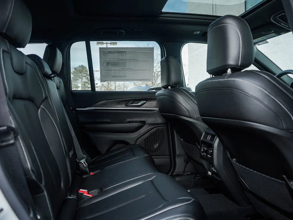 2025 Jeep Grand Cherokee Limited - Photo 12