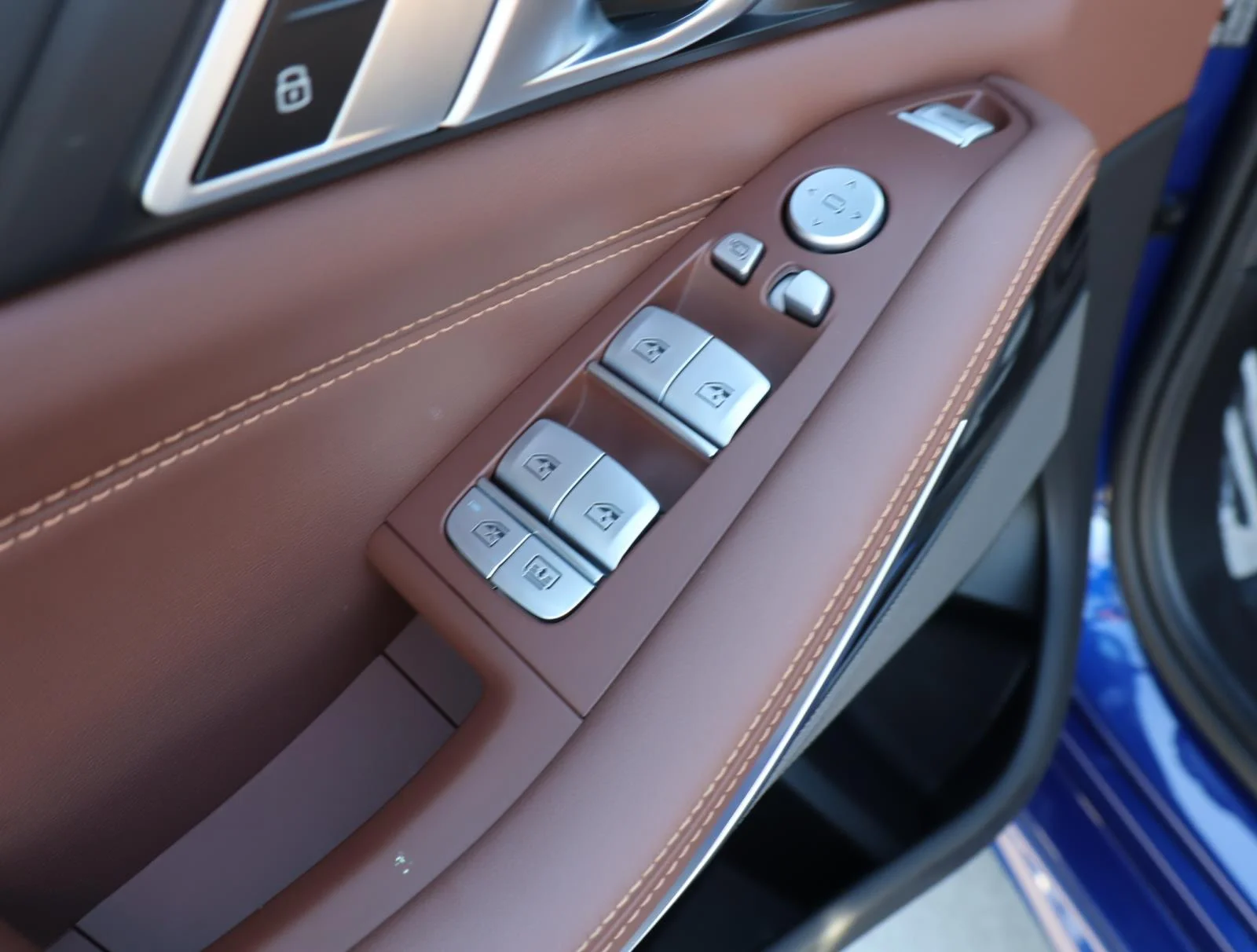 2025 BMW X7 M60i - Photo 18