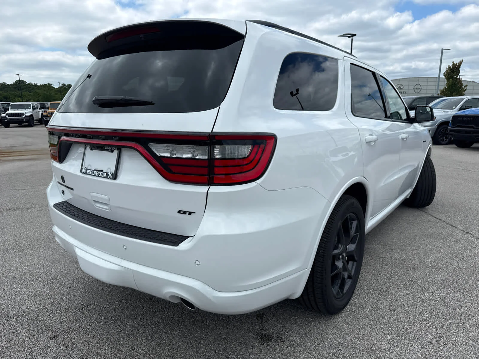 New 2026 White Knuckle Clear-Coat Exterior Paint Dodge GT Plus HEMI V8 image 9