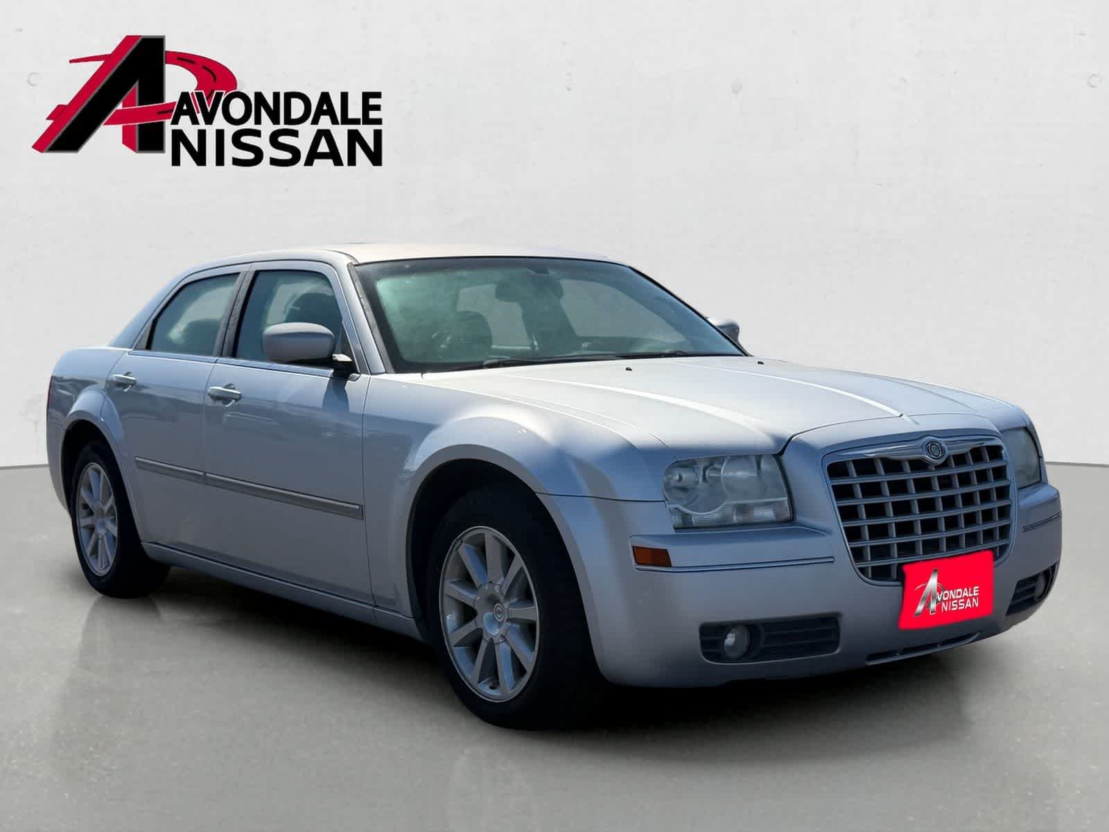Used 2007 Bright Silver Metallic Chrysler Limited image 5