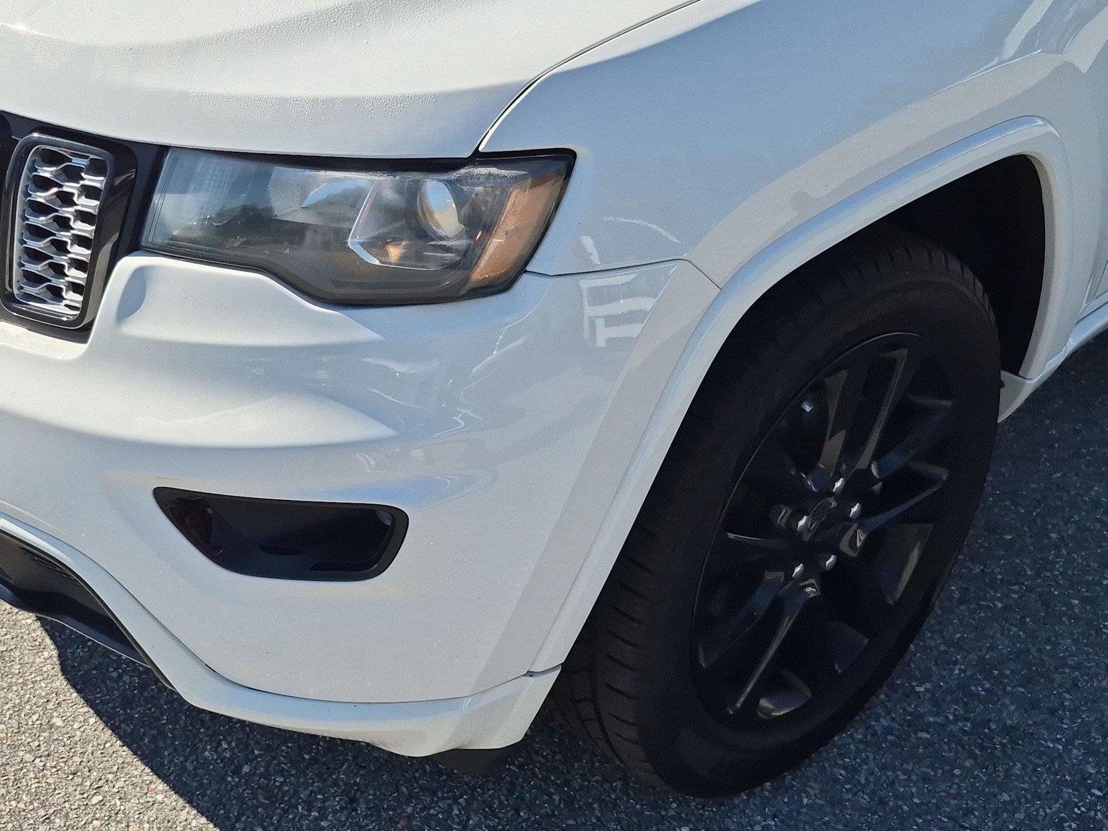 Used 2018 Bright White Clearcoat Jeep Altitude image 9