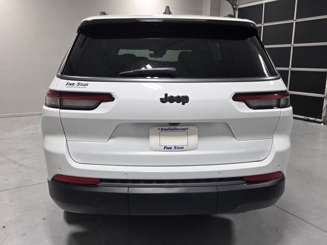New 2026 Bright White Clear-Coat Exterior Paint Jeep Altitude image 10