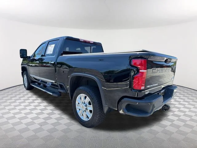 Used 2025 Black Chevrolet High Country image 7