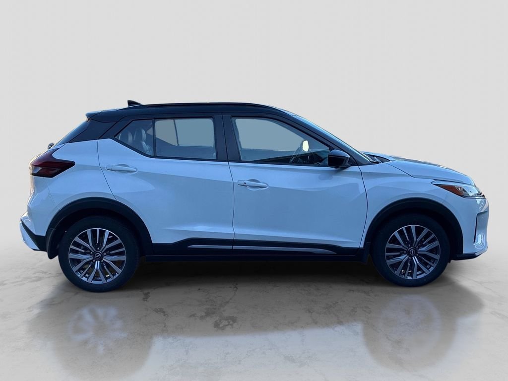 Used 2023 White Nissan SR image 8