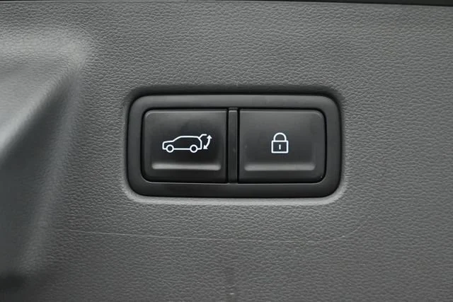 Used 2024 Rockwood Green Hyundai SEL image 24