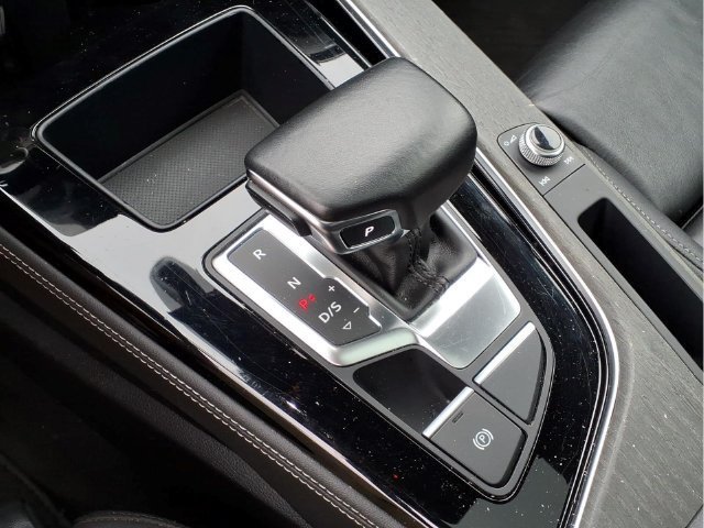 Used 2024  Audi S line Premium Plus image 11