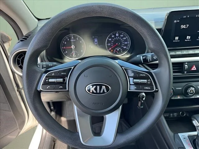 Used 2020 White Kia LXS image 20