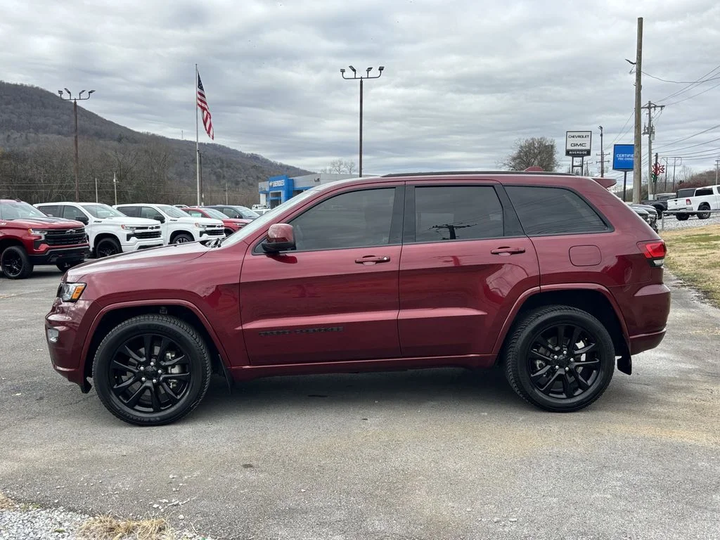 Used 2021 Red Jeep Laredo X image 6