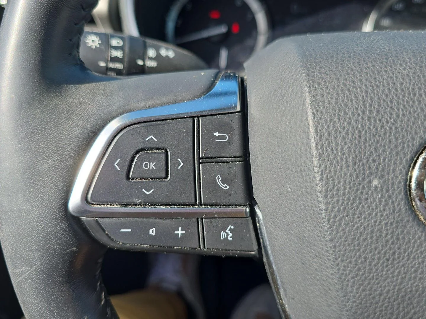 Used 2021 Moondust Toyota Platinum image 15