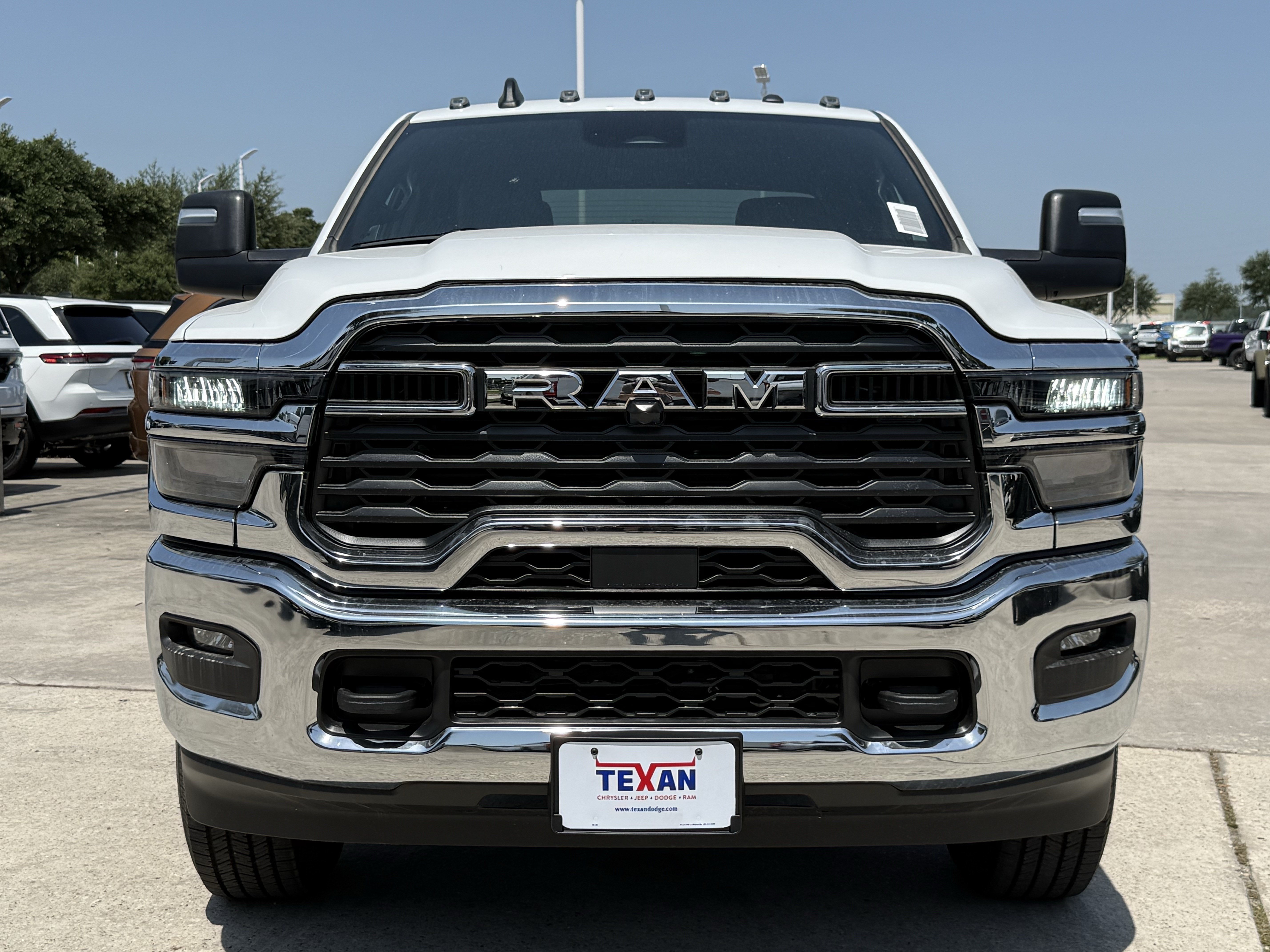 New 2026 Bright White Clear-Coat Exterior Paint RAM Tradesman image 6