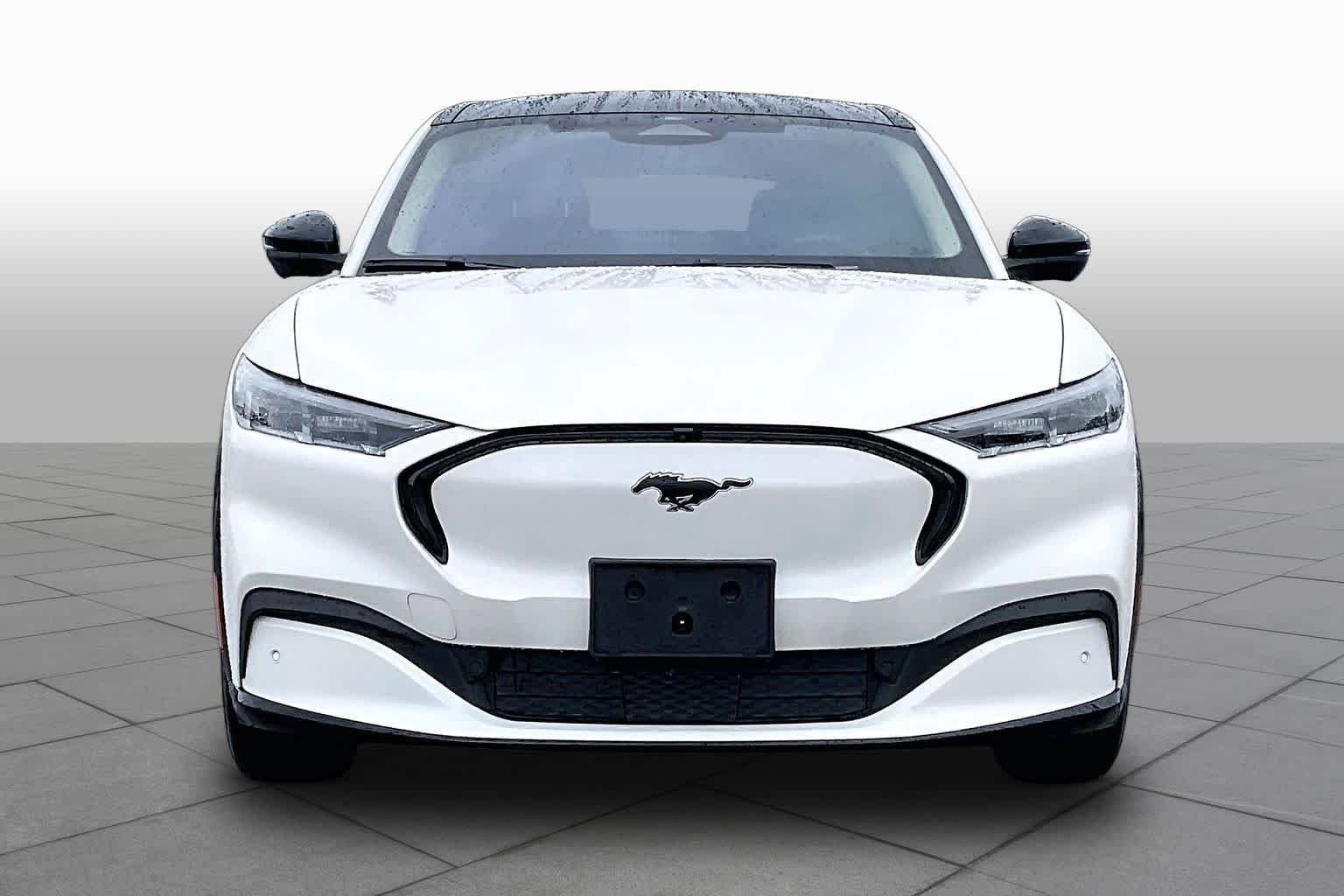 Used 2023 Star White Metallic Tri-Coat Ford Premium image 3