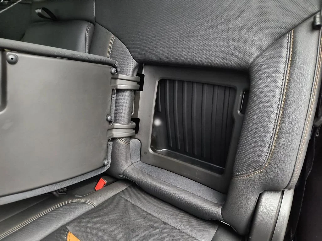 Used 2022 Summit White GMC AT4 image 21