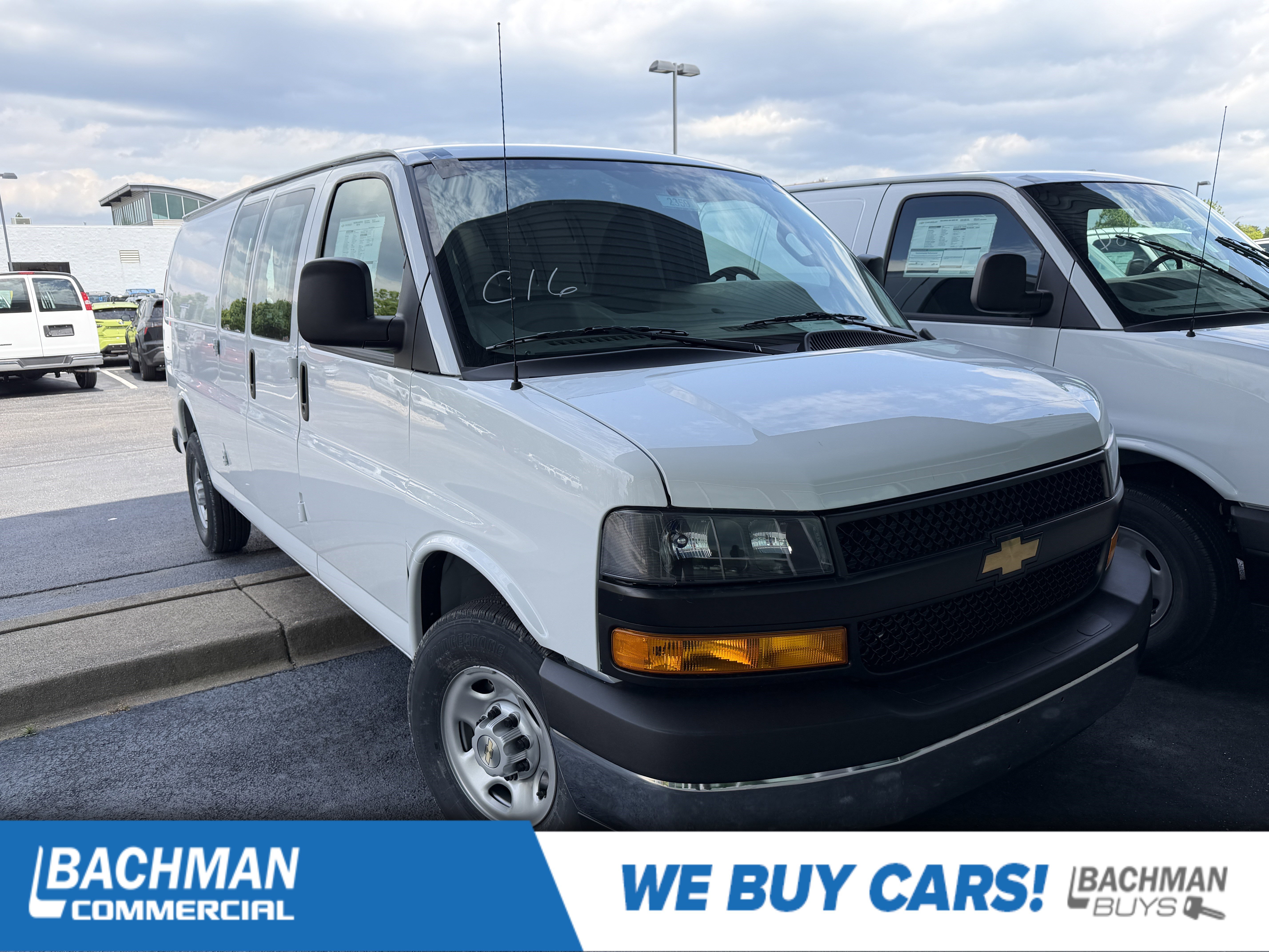 2026 Chevrolet Express 3500 Extended Work Van's photo