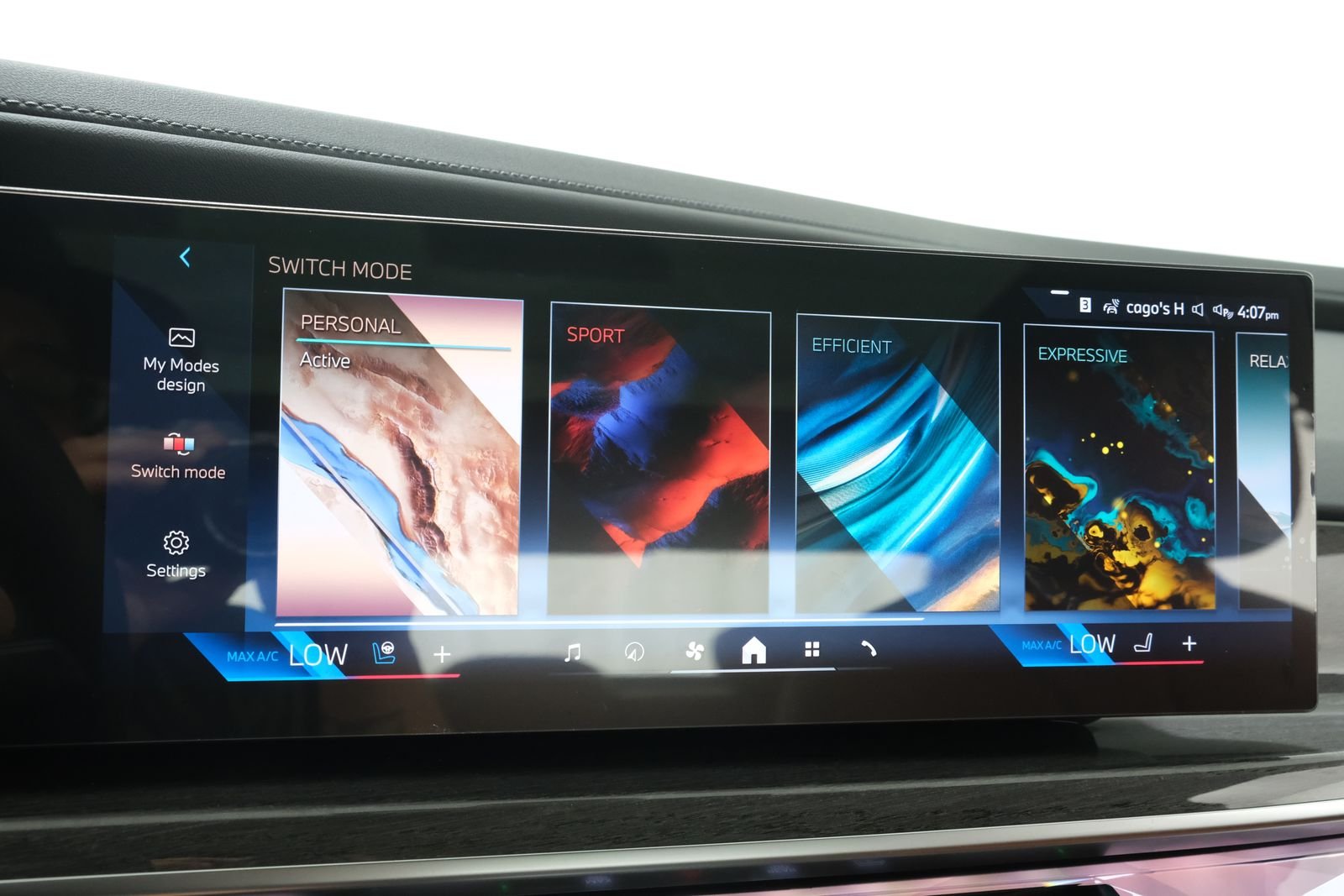 New 2026 Black Sapphire Metallic BMW 760i xDrive image 24