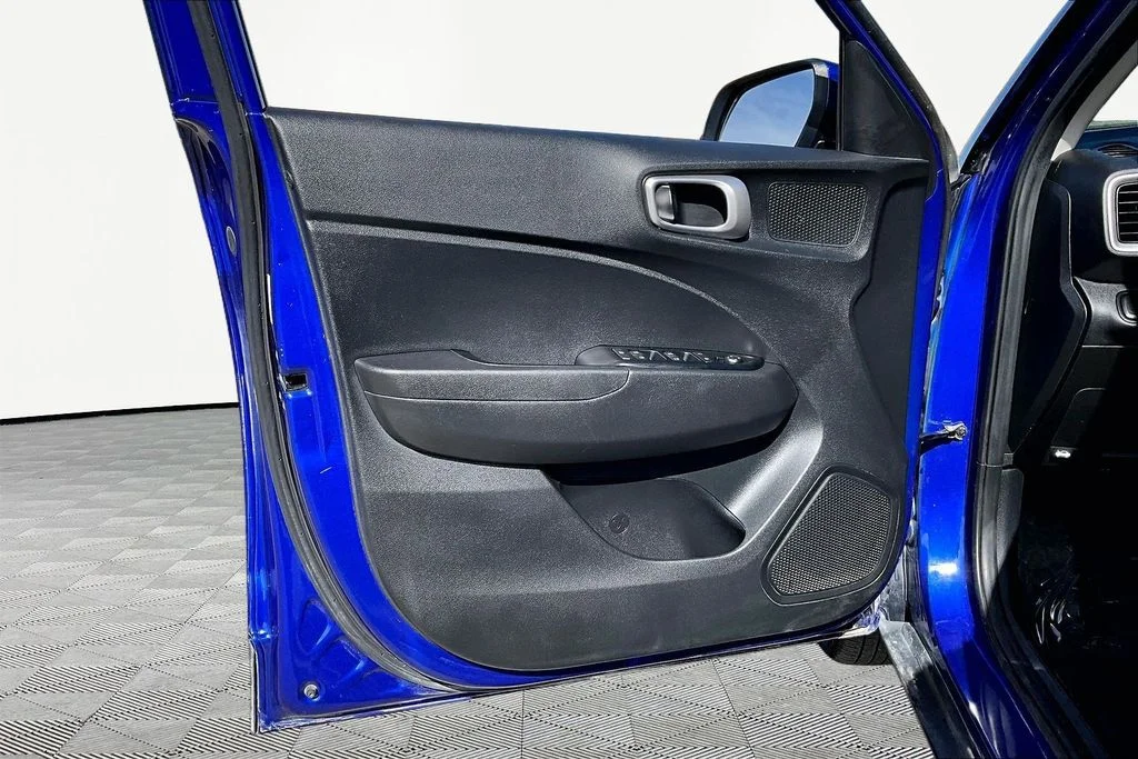 Used 2024 Intense Blue Hyundai SE image 23