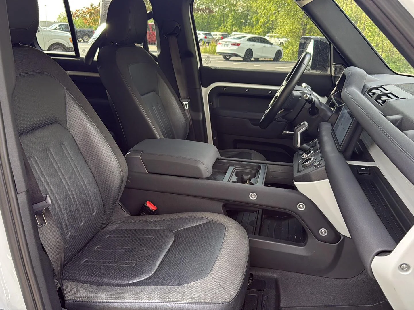 Used 2020 Fuji White Land Rover S image 16