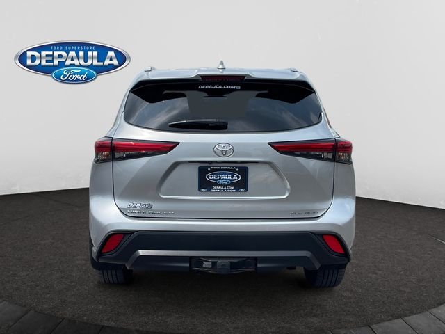 Certified Used 2022 Silver Toyota XLE image 5