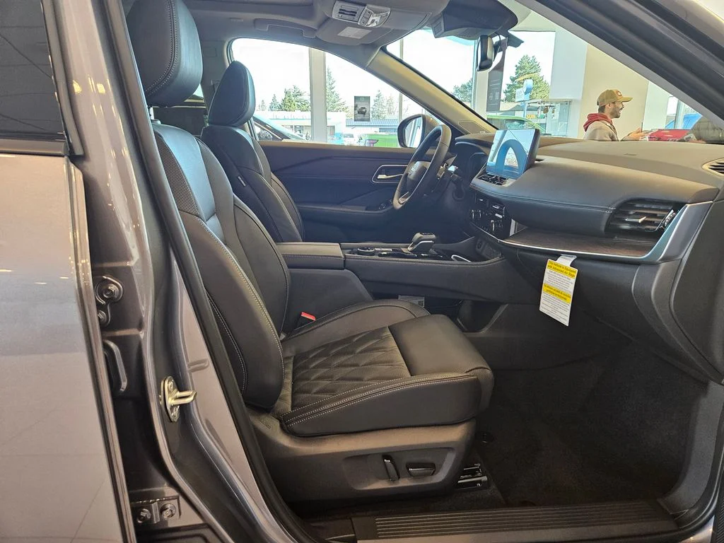 New 2026 Gun Metallic Nissan Platinum image 25