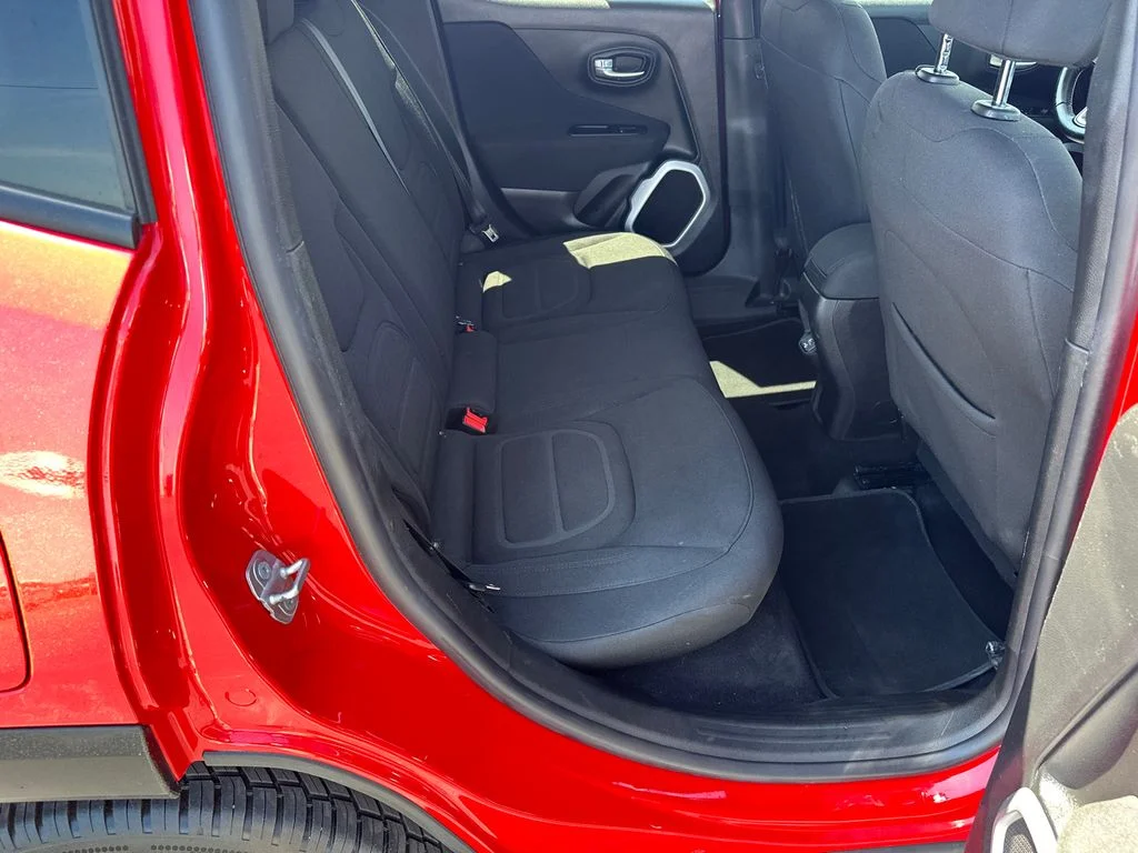 Used 2018 Red Jeep Latitude image 15