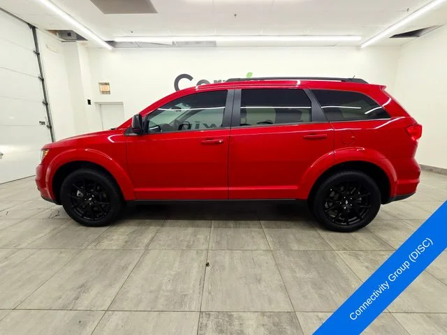 Used 2018 Redline 2 Coat Pearl Dodge SXT image 2