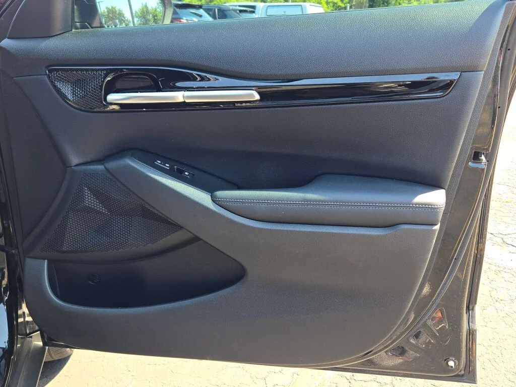 Used 2024 Black Kia S image 8
