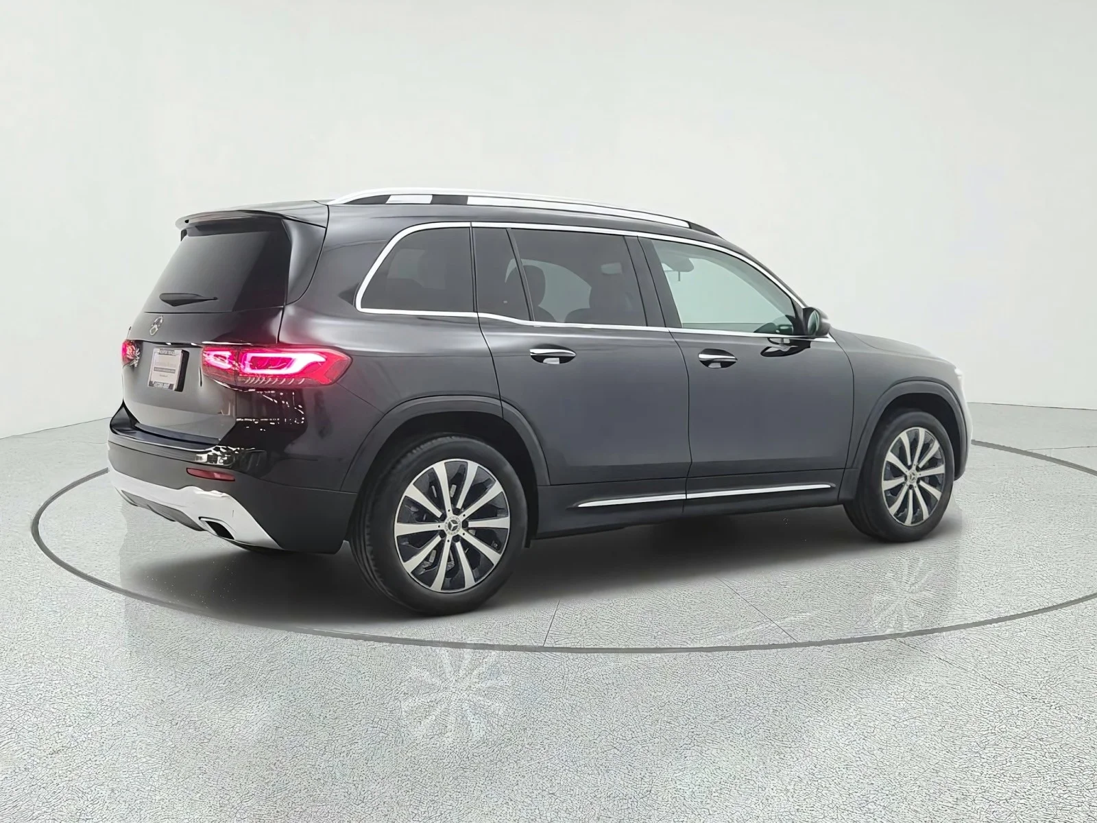 Used 2023 Night Black Mercedes-Benz GLB 250 SUV image 5