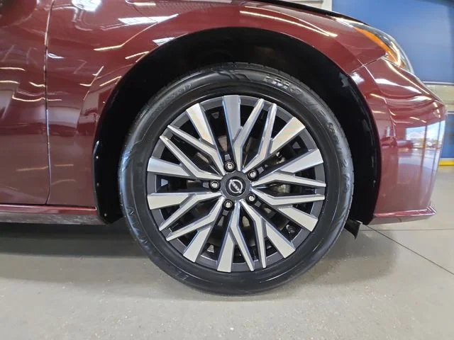 Used 2025  Nissan 2.5 SV image 28
