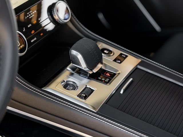 New 2026 Ostuni Pearl White Jaguar P400 R-Dynamic S image 19