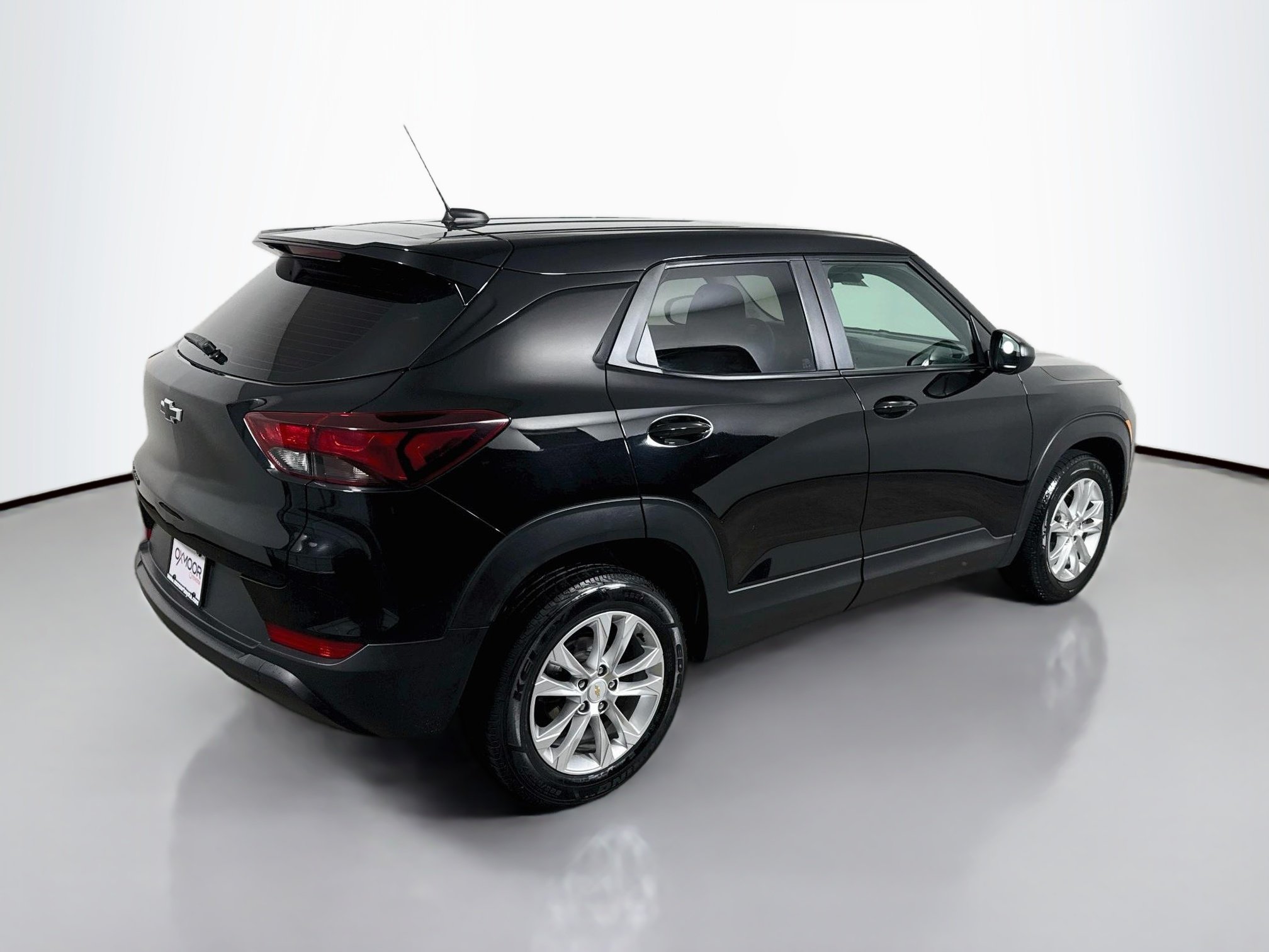 Used 2023 Black Chevrolet LS image 7