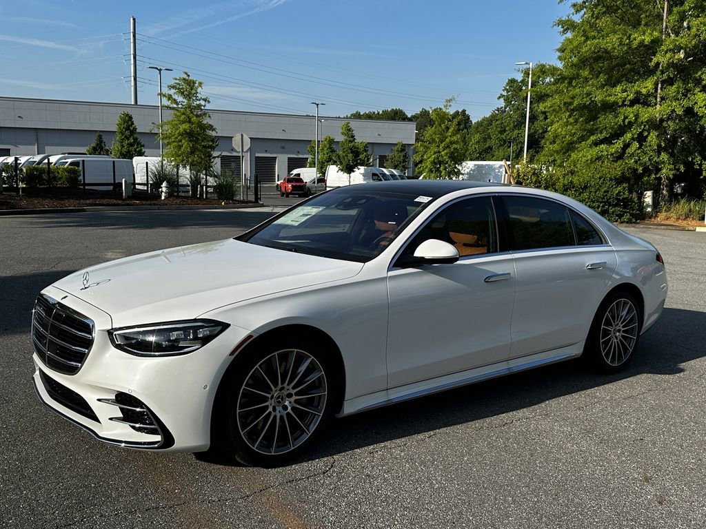 New 2026 MANUFAKTUR Moonlight White Metallic Mercedes-Benz S 580 image 42