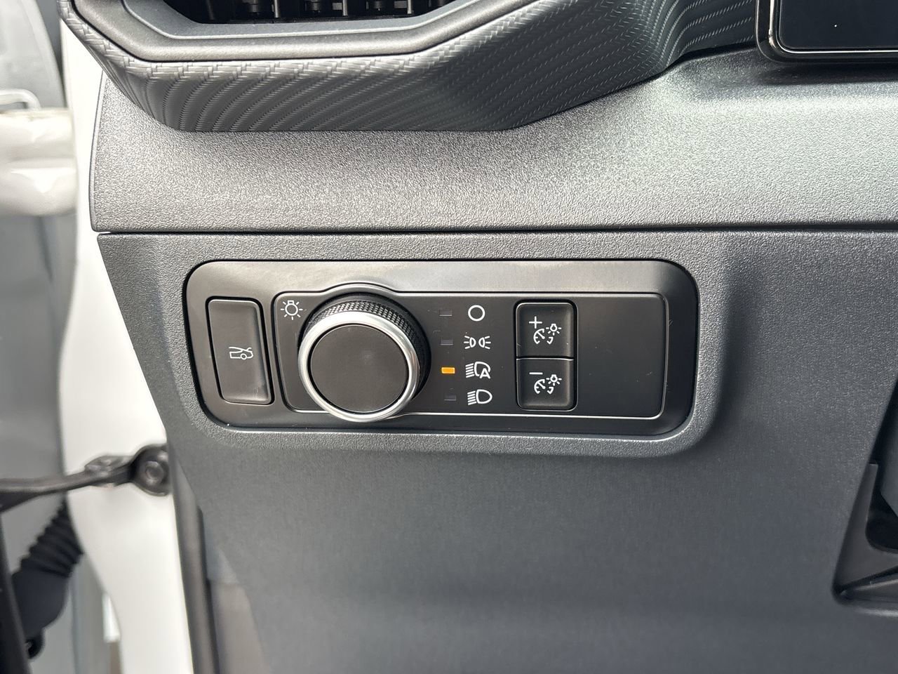 Used 2024 Oxford White Ford EcoBoost image 24