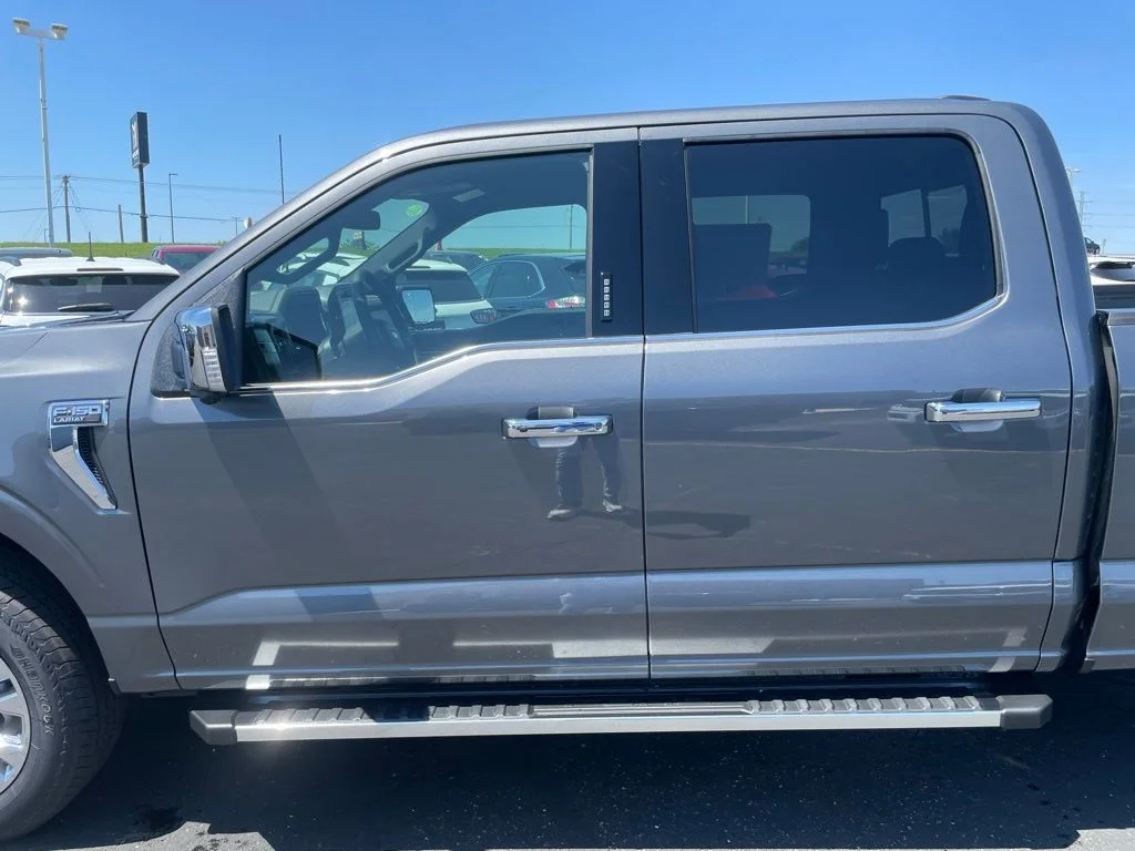 New 2026 Carbonized Gray Metallic Ford Lariat® image 38