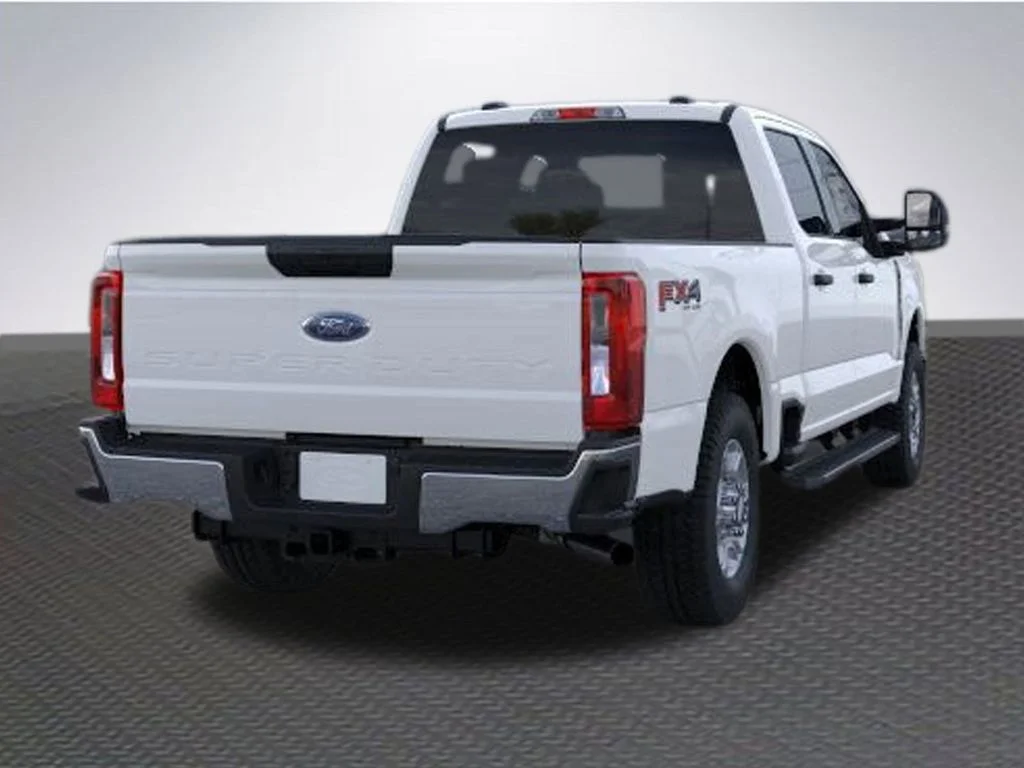 New 2026 Oxford White Ford F-250® XLT image 8