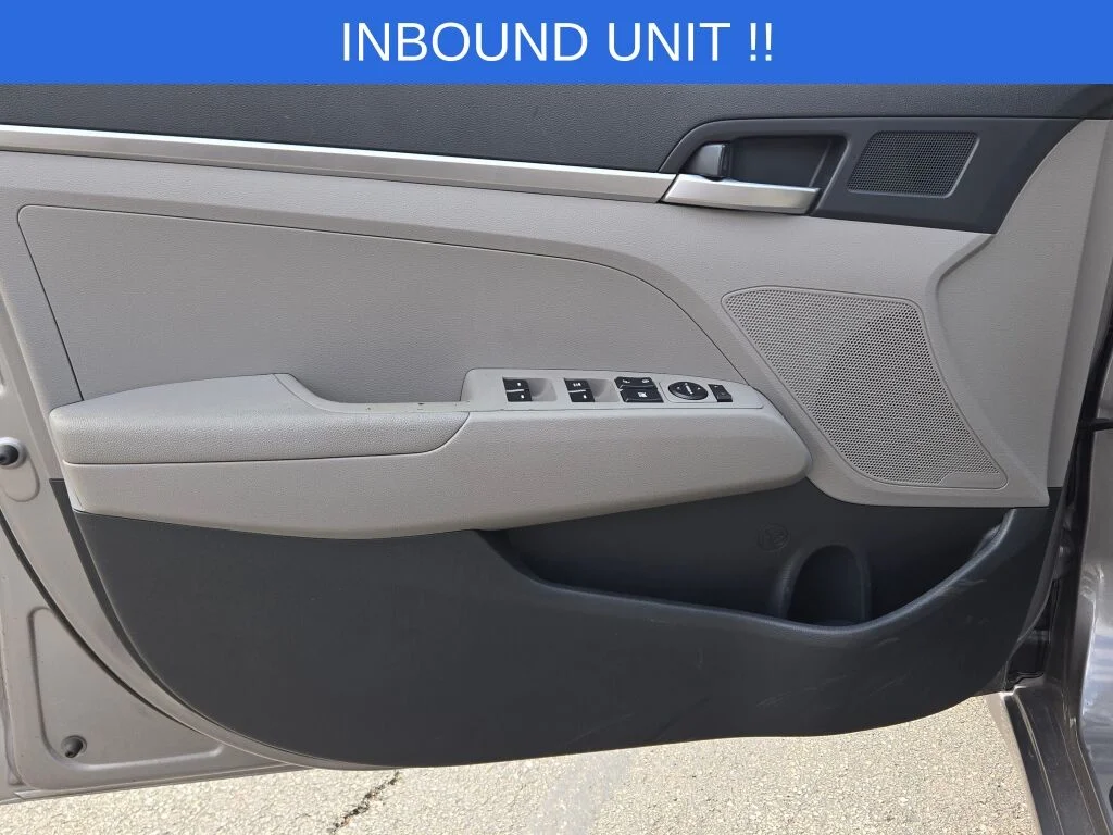 2020 Hyundai Elantra SE - Photo 17