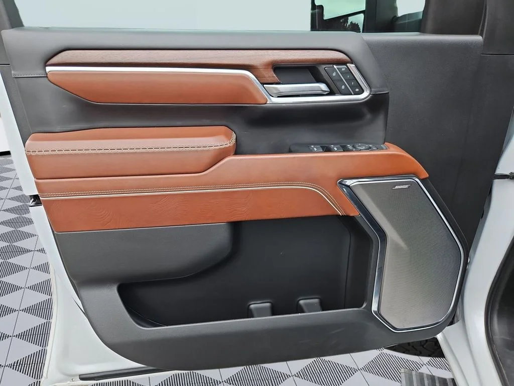 Used 2024 White Frost GMC Denali Ultimate image 10